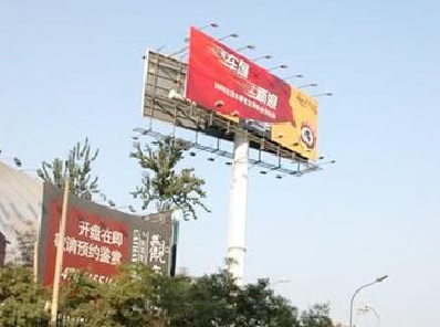  万安户外广告怎么做才能让人一眼记住？